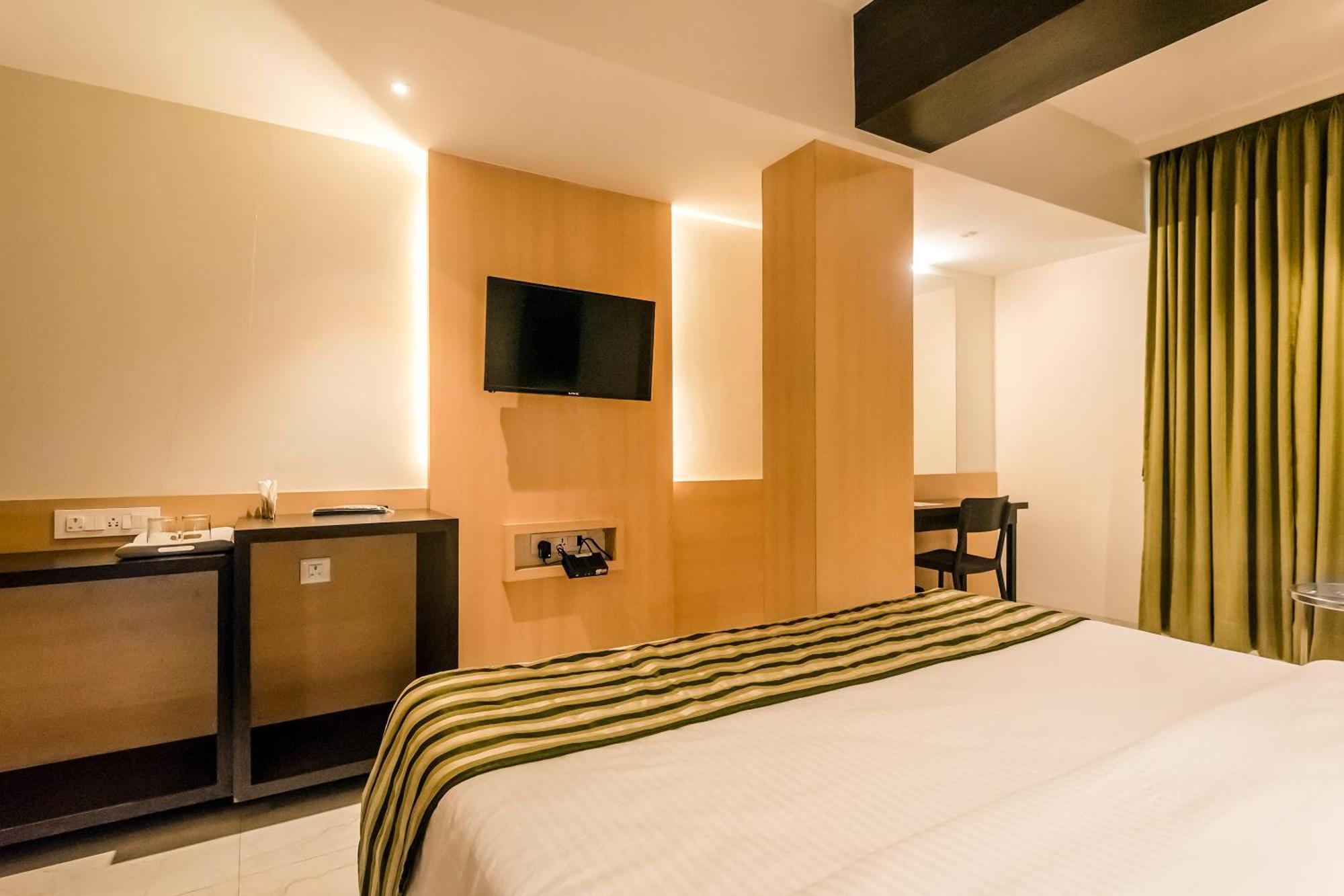 Super Capital O Hotel Konar Inn Turambhe Extérieur photo