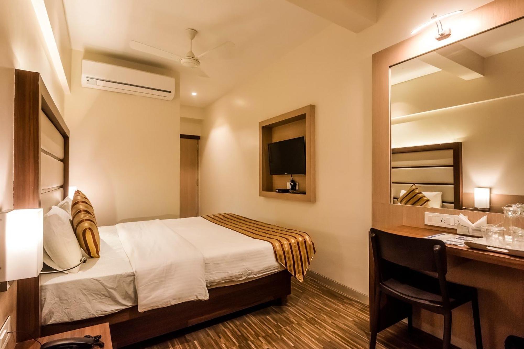 Super Capital O Hotel Konar Inn Turambhe Extérieur photo