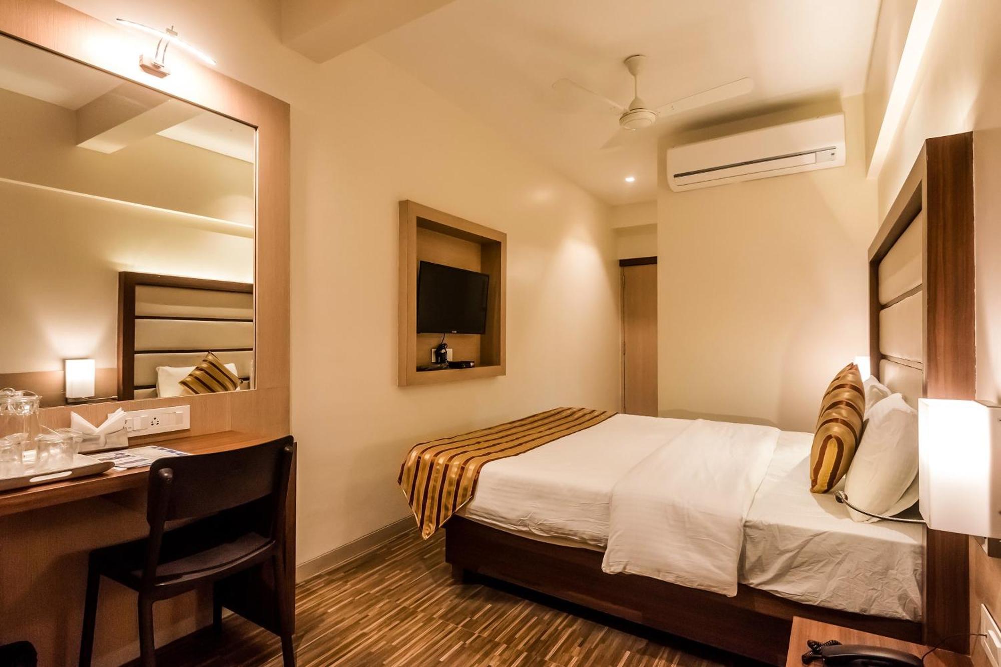 Super Capital O Hotel Konar Inn Turambhe Extérieur photo